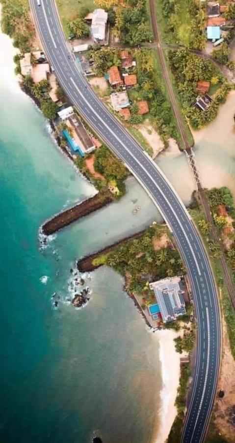 Goviyapana Beach Hotel Ahangama Buitenkant foto