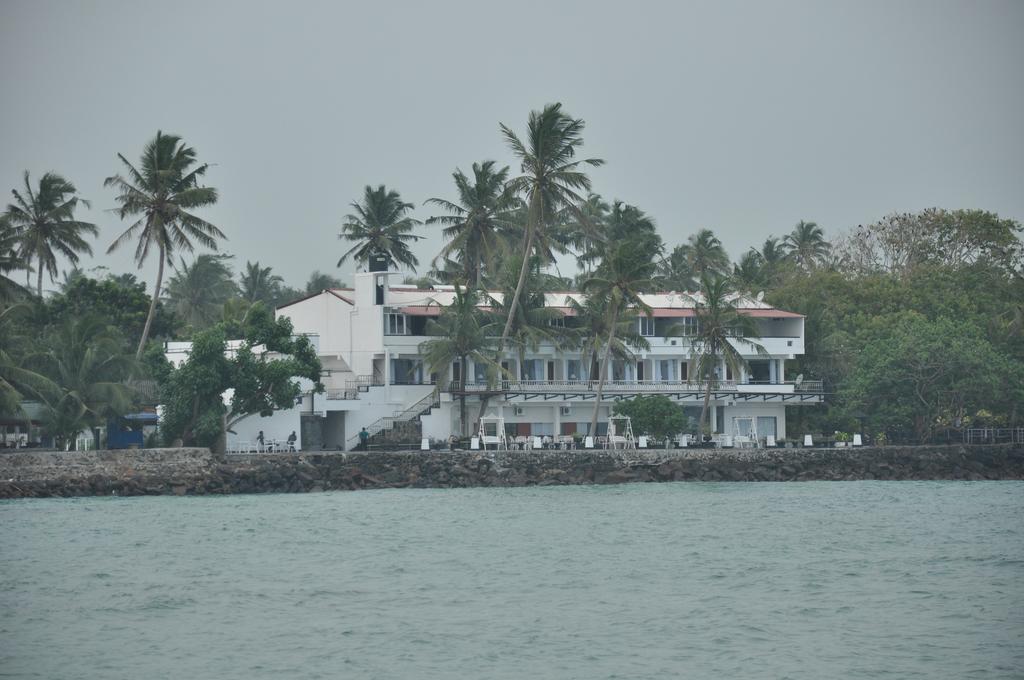Goviyapana Beach Hotel Ahangama Buitenkant foto