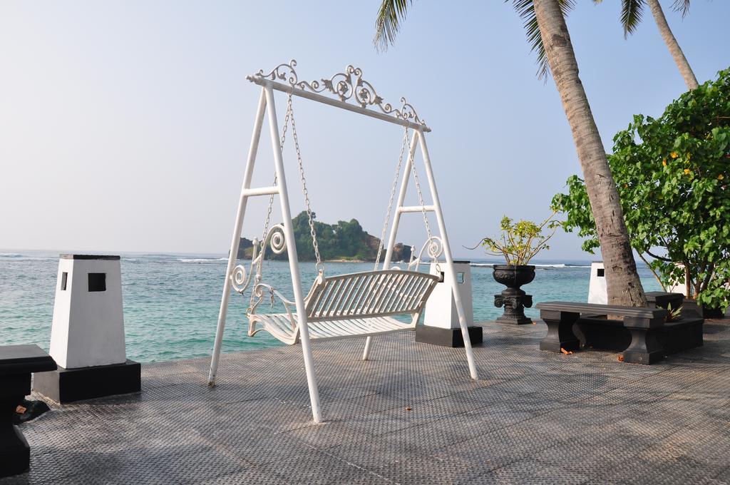 Goviyapana Beach Hotel Ahangama Buitenkant foto